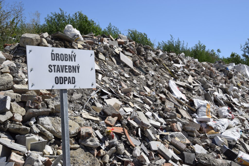 Prerušenie: drobný stavebný odpad